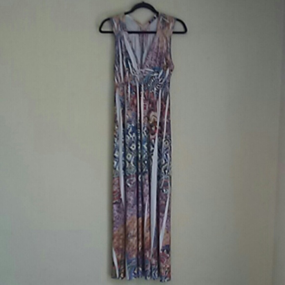 Apt. 9 Dresses & Skirts - 🔴 4 /$20 Apt.9 summer Maxi dress